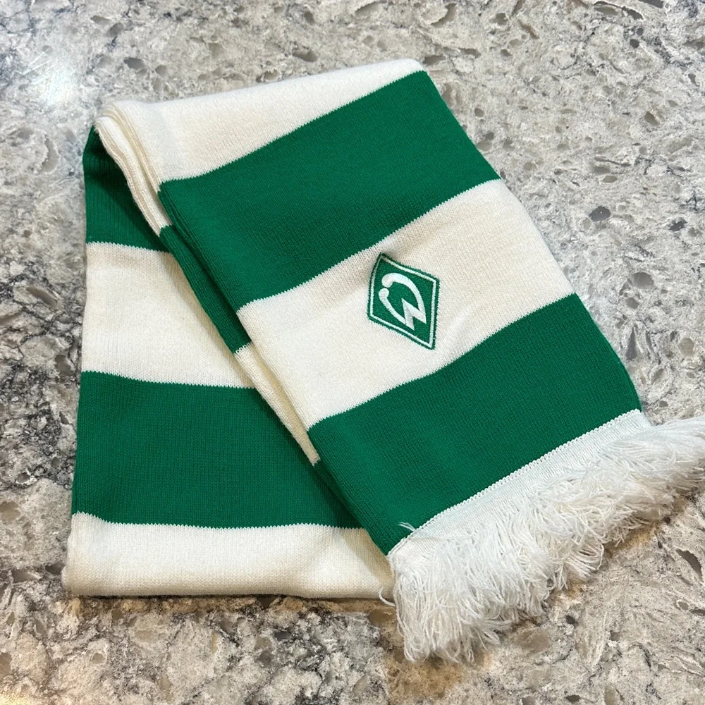 Green and White Striped Werder Bremen Scarf Block Stripes Scarf with Emblem
